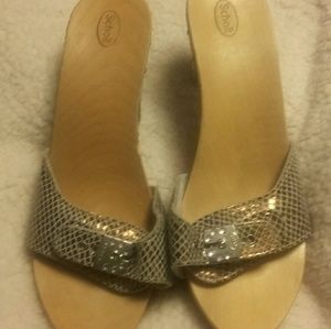 Unique Blinged-Out Clog Heels Sz 39 NWOT